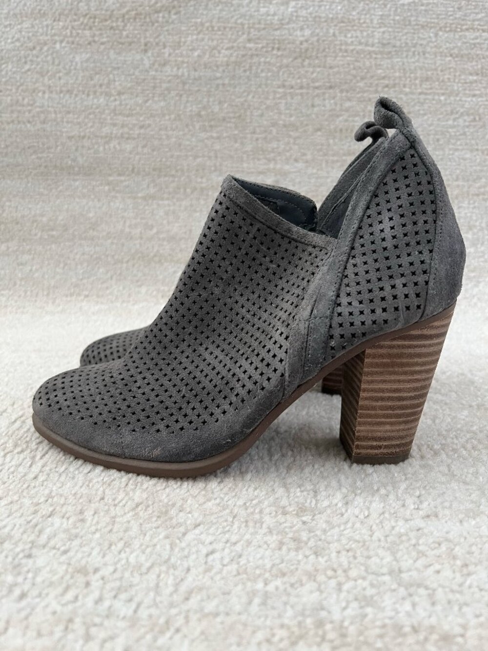 Vince Camuto Suede Perforated Chunky Stacked Heel Ankle Boots Booties  7.5